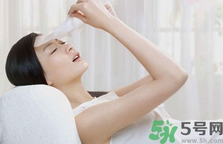 夏天曬黑了多久恢復？夏天曬黑了怎么白回來？