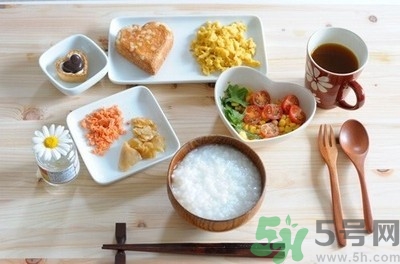 早餐怎么吃才健康？上班族早餐吃什么好？