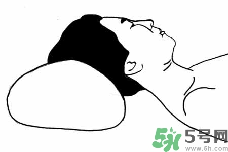 落枕能冰敷嗎？落枕應(yīng)該冷敷還是熱敷？
