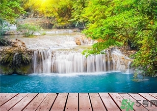 泡溫泉可以戴隱形眼鏡嗎？泡溫泉帶隱形眼鏡可以嗎？
