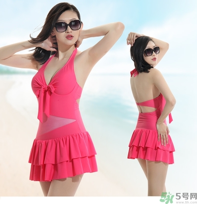 泡溫泉穿什么衣服？泡溫泉穿什么樣的泳衣？