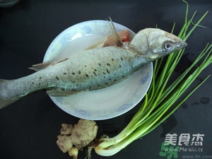 鱸魚蒸多長(zhǎng)時(shí)間？鱸魚怎么蒸？