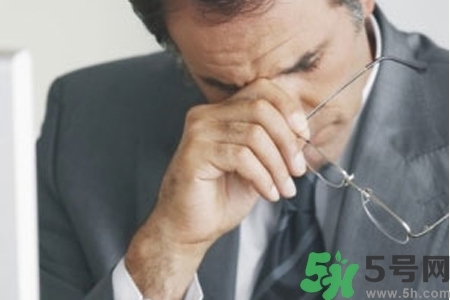 眼睛干澀看東西模糊怎么回事？眼睛干澀看東西模糊怎么辦？