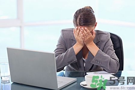 眼睛干澀發(fā)癢怎么回事？眼睛干澀發(fā)癢怎么辦？