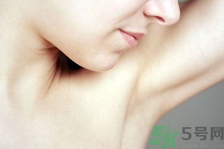 女性腋下刺痛怎么回事？腋下刺痛怎么辦？