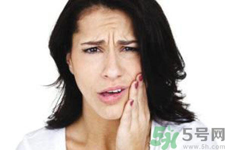 懷孕口腔潰瘍怎么回事？懷孕口腔潰瘍怎么辦？