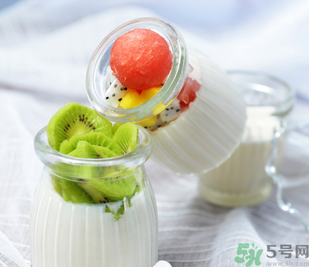 柿子和酸奶能一起吃嗎？柿子和酸奶能一起吃會(huì)中毒嗎？