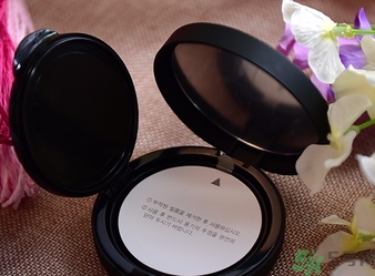 w.lab雪花氣墊黑色款怎么樣？w.lab雪花氣墊黑色和白色區(qū)別？