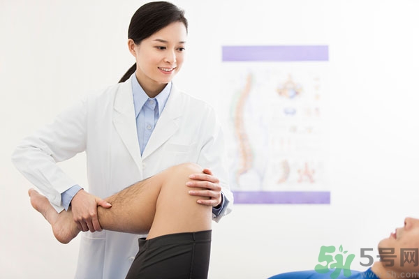 膝關節(jié)疼痛是怎么回事該怎么辦？膝關節(jié)疼痛如何治療？