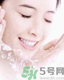 牛奶過期了還能喝嗎？牛奶過期了如何利用？