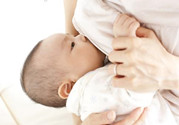 母乳喂養(yǎng)的好處有哪些？母乳喂養(yǎng)怎么知道寶寶吃飽了沒？