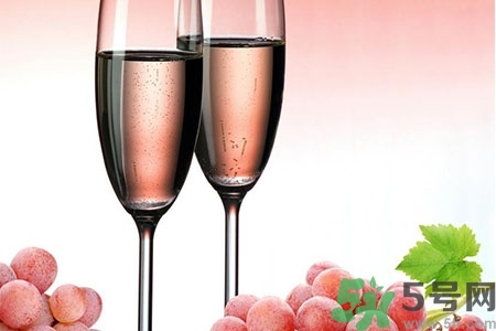 葡萄酒什么時候喝最好？一天什么時間喝葡萄酒最好？