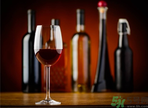 葡萄酒不能和什么一起吃？葡萄酒和什么食物相克？