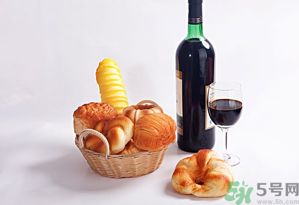 葡萄酒不能和什么一起吃？葡萄酒和什么食物相克？