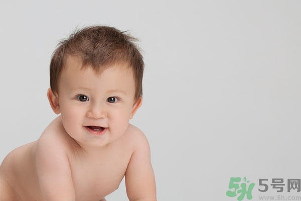 寶寶掉頭發(fā)是什么原因？寶寶掉頭發(fā)是怎么回事？