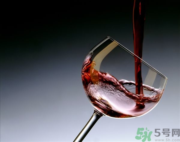 紅酒是葡萄酒嗎？葡萄酒和紅酒有什么區(qū)別
