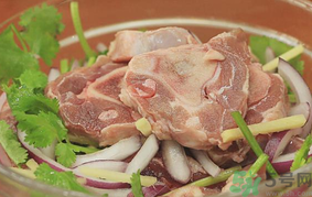 秋天可以吃羊肉嗎？秋天適合吃羊肉嗎？