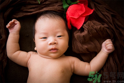 濕疹和痱子一樣嗎？濕疹和痱子有甚么區(qū)別？