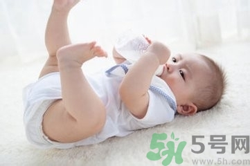 什么季節(jié)斷奶對(duì)寶寶好？如何給寶寶斷奶？