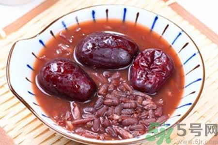 寒露手腳冰涼喝什么好？手腳發(fā)涼喝三紅湯有什么好處？