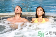 血糖高的人可以泡溫泉嗎？血糖高的人泡溫泉需要注意什么？