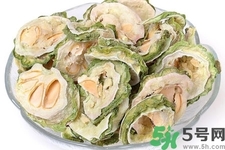新鮮苦瓜片和干苦瓜片泡水哪個(gè)好？苦瓜片泡水喝的功效