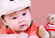 寶寶睡覺翻來(lái)覆去是怎么回事？寶寶睡覺喜歡亂動(dòng)怎么辦？