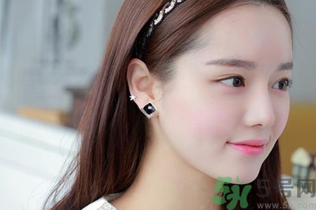 去醫(yī)院打耳洞掛什么科？去醫(yī)院打激光耳洞多少錢？