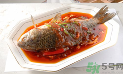 鯽魚死了一夜能吃嗎？鯽魚死了一天能吃嗎？