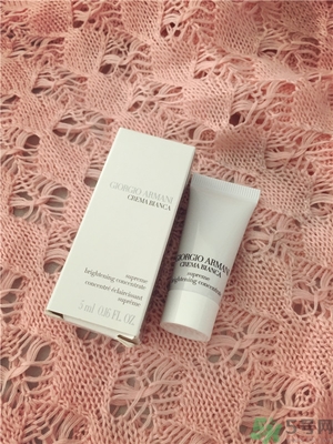 阿瑪尼黑鑰匙至臻奐顏精華乳怎么樣？阿瑪尼黑鑰匙精華乳好用嗎？