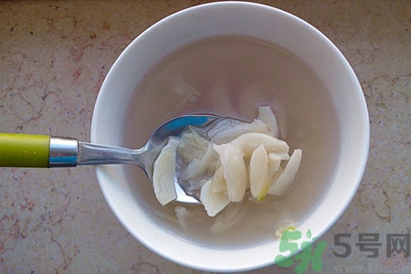 寶寶咳嗽喝大蒜水有用嗎？小孩咳嗽能喝大蒜水嗎？