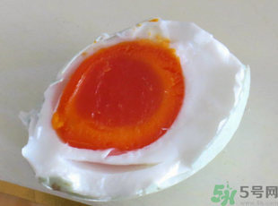 煮熟的咸鴨蛋能冷凍嗎？煮熟的咸鴨蛋放在冰箱能放多久？