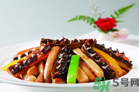 新鮮海參怎么吃最有營(yíng)養(yǎng)？新鮮海參生吃最有營(yíng)養(yǎng)嗎？