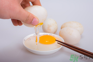雞蛋和鴨蛋可以一起吃嗎？雞蛋和鴨蛋可以一起炒嗎？