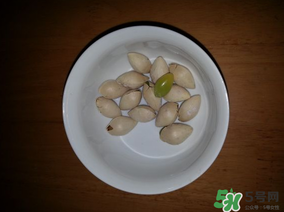 白果可以放微波爐嗎？白果放微波爐轉(zhuǎn)幾分鐘？