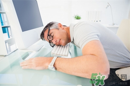 睡眠時(shí)間和壽命有關(guān)系嗎？睡眠時(shí)間長(zhǎng)短和哪些因素有關(guān)？