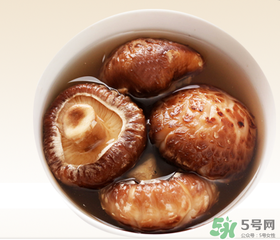 干香菇用什么水泡？干香菇用熱水還是冷水泡？