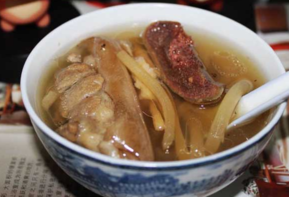 鴨肉燉什么好吃？燉鴨肉放什么好吃？ 