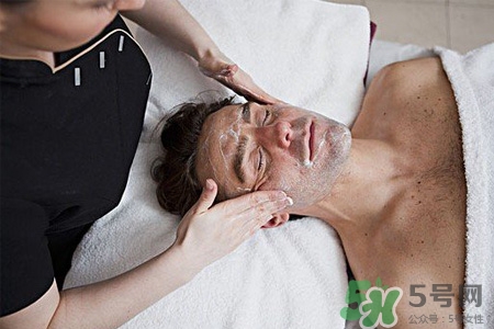 男人臉上酒刺怎么去掉？臉上長酒刺是怎么回事？