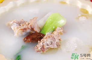 排骨湯燉多久最好？排骨湯燉怎么燉最好喝？