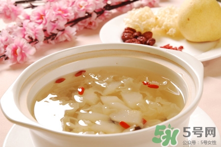 銀耳紅棗湯能隔夜吃嗎？銀耳紅棗湯一天中什么時候喝最好？