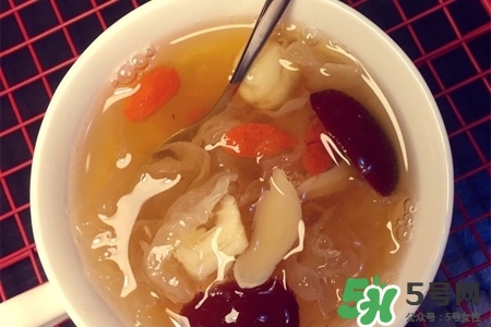 喝銀耳紅棗湯對(duì)身體好嗎？長期吃銀耳紅棗湯有什么好處？