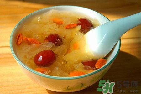 銀耳紅棗湯怎么做最正宗好吃？銀耳紅棗湯怎么做補血養(yǎng)顏？