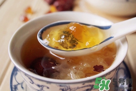早上空腹喝銀耳紅棗湯好嗎？早上喝銀耳紅棗湯有什么好處？