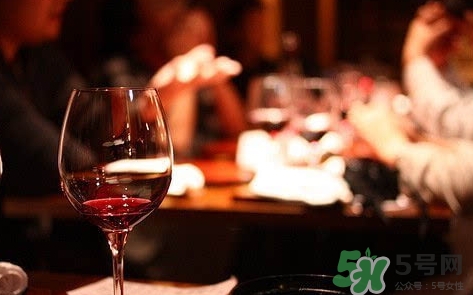 帶牙套能喝酒嗎？帶牙套可不可以喝酒？
