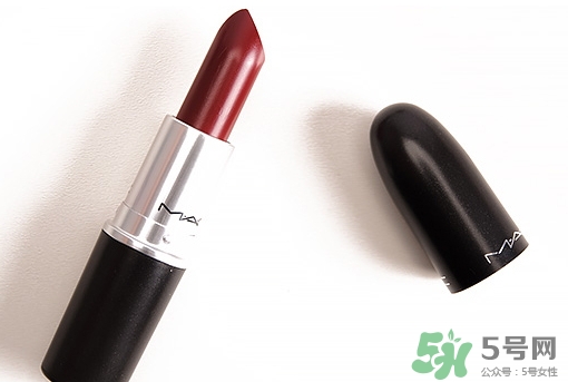 復(fù)古紅口紅是什么顏色？復(fù)古紅口紅試色