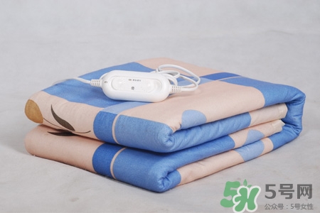 孕婦能睡電熱毯?jiǎn)幔吭袐D睡電熱毯對(duì)胎兒有影響嗎？