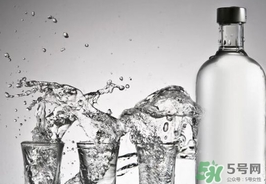 一喝白酒就胃疼怎么回事？一喝白酒就胃疼怎么辦？