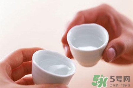 喝白酒能解牙痛嗎？牙痛能喝白酒嗎？