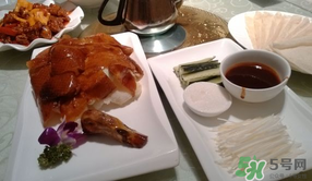 北京烤鴨怎么吃？北京烤鴨怎么吃圖解